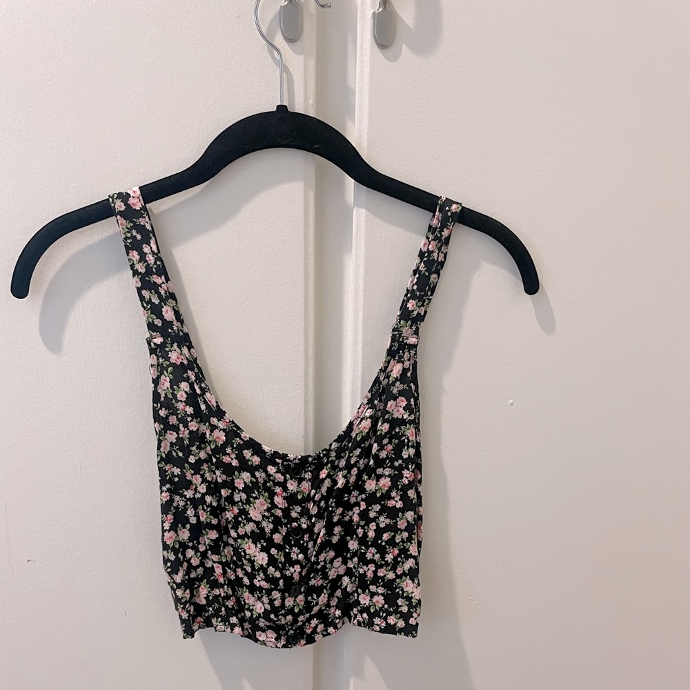 Pins and needles medium floral crop top tank